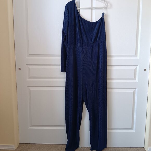 ASOS DESIGN Curve Women's Navy Blue One Shoulder Plisse Jumpsuit Size 22 - Picture 3 of 15